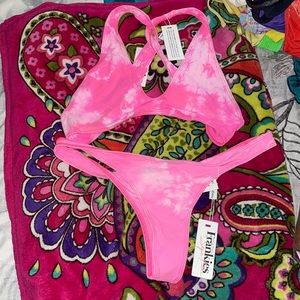 Frankies bikini pink size medium top large bottom